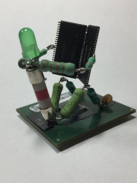 Игрушки из микросхем