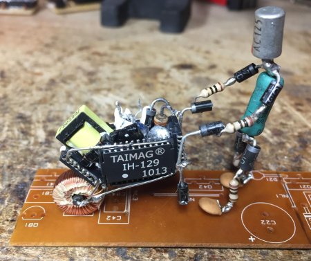 Фигурки из радиодеталей