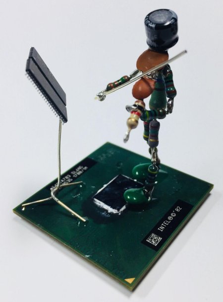 Фигурки из радиоэлементов