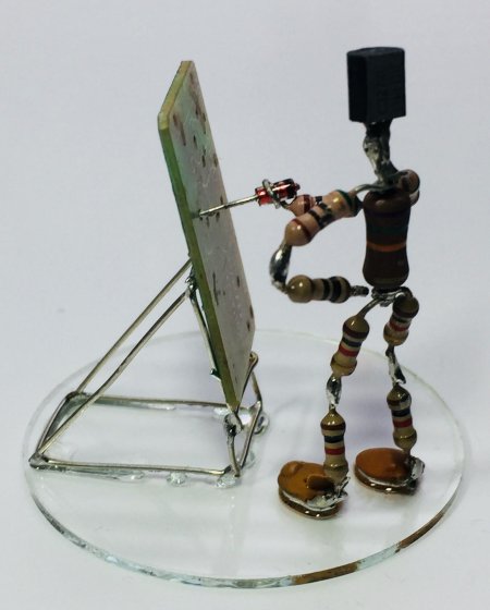 Фигурки из радиоэлементов