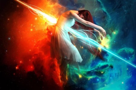 Космическая девушка