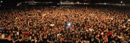 Полный зал зрителей