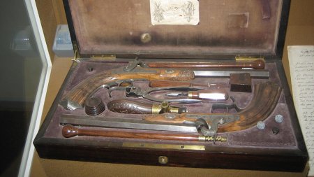 Дуэльные пистолеты Пушкина и Дантеса