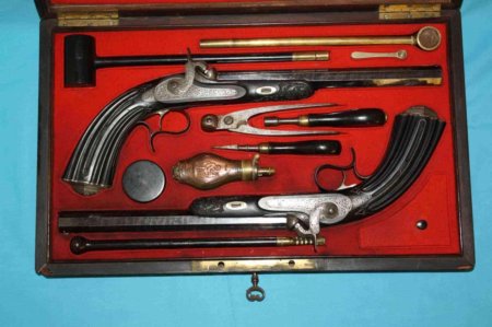 Дуэльный пистоль 19 век