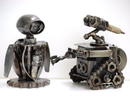 Робот из металла
