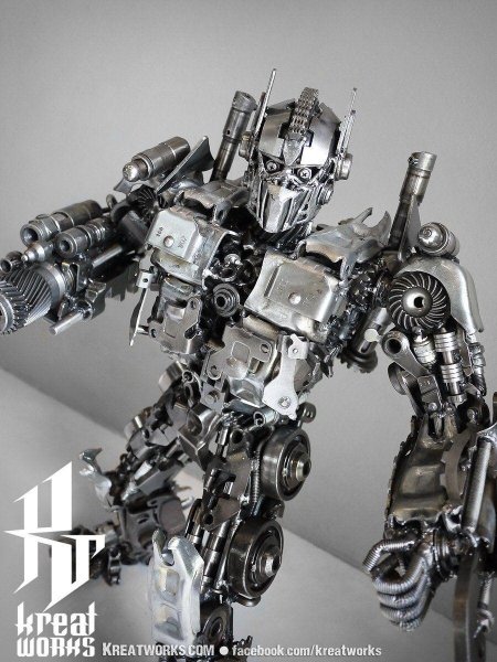 Робот металлический
