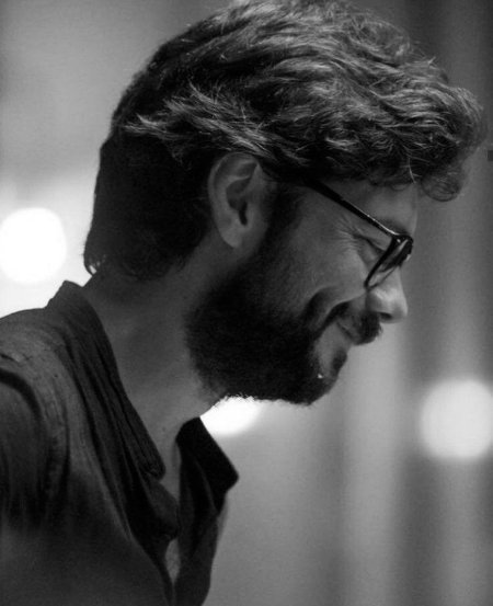 Альваро Морте профессор