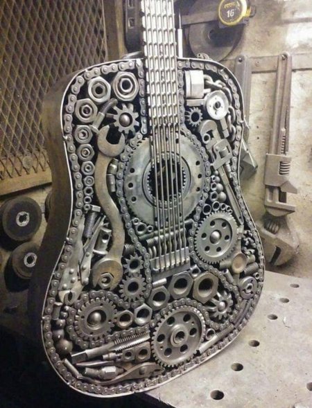 Гитара из металлолома