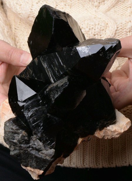 Морион черный кварц