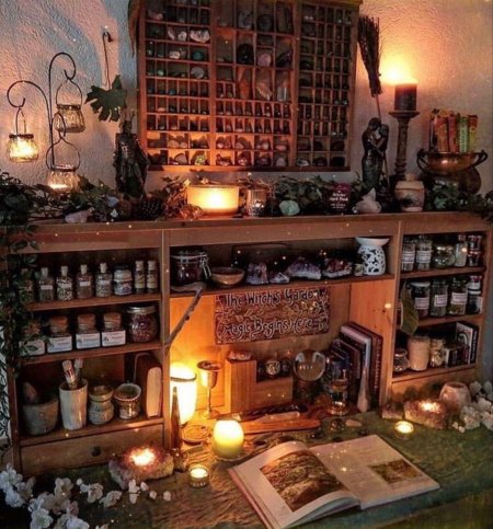 Викканский домашний алтарь