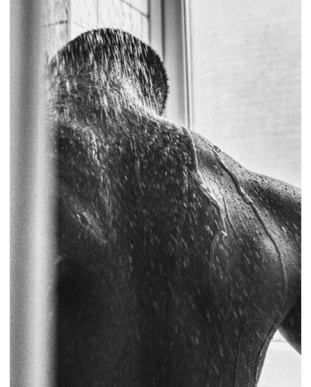 Мужчина в душе