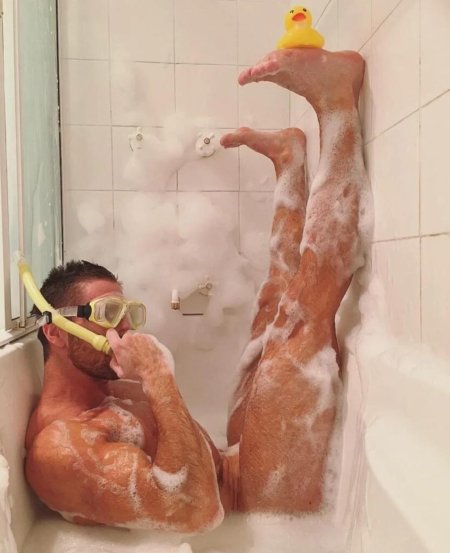 Уточка для ванны