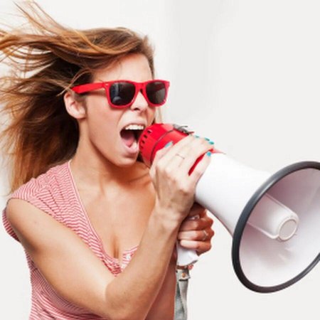 Кричащая девушка