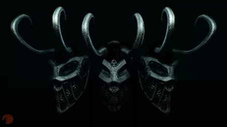 Черная маска с рогами