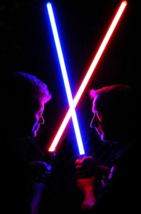 Розовый джедайский меч