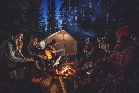 Ведмаки посиделки у костра