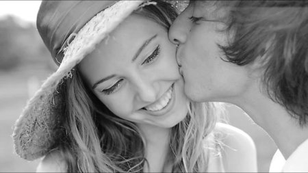 Первые поцелуи