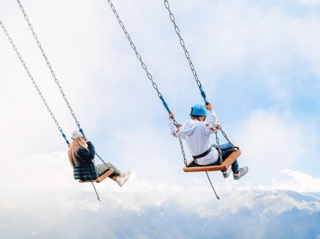 Качели Сочи роза Хутор