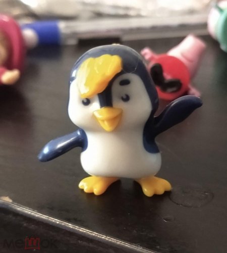 Пингвин официант Киндер сюрприз