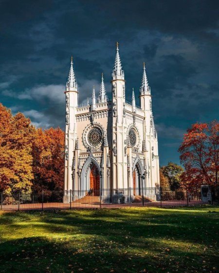 Готическая капелла (Церковь Александра Невского). Петергоф. 1831-1834