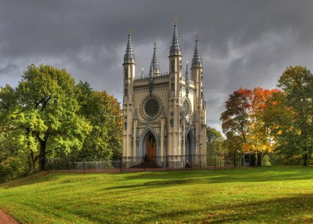 Готическая капелла в Петергофе