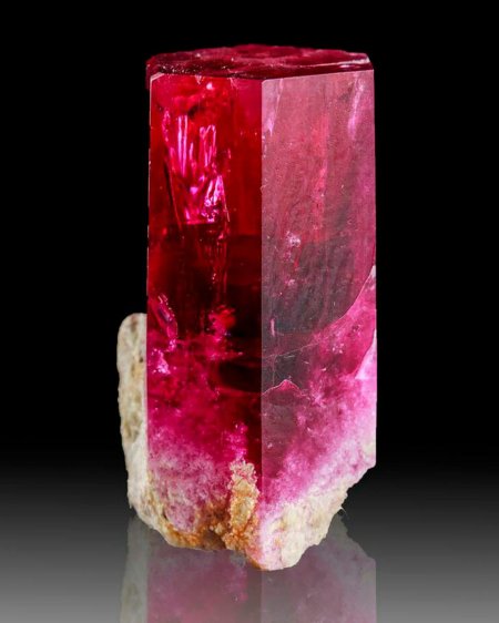 Красный изумруд биксбит