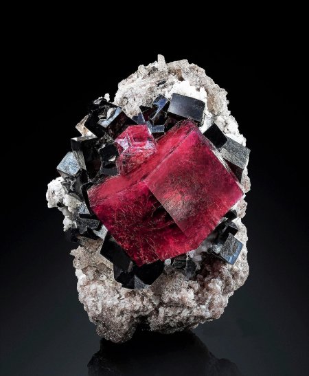 Биксбиит минерал