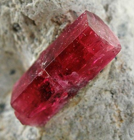 Красный берилл (Биксбит)