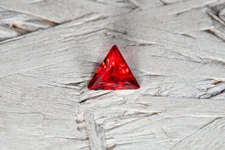 Биксбит камень