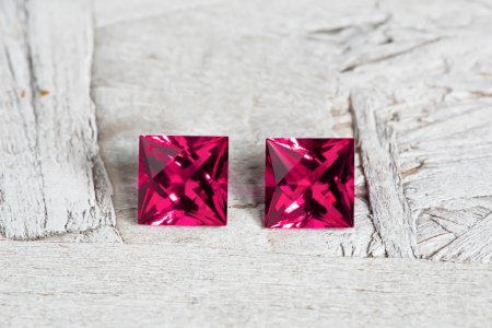 Красный берилл (Биксбит)