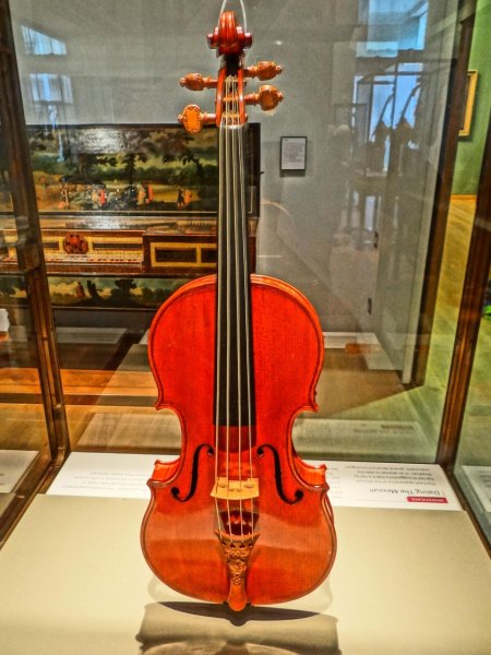 Скрипка Мессия Страдивари