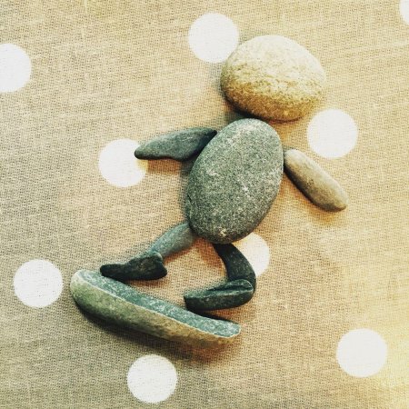 Фигурки из гальки