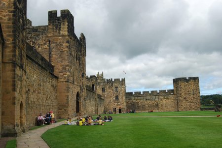 Замок Алник (Alnwick Castle)