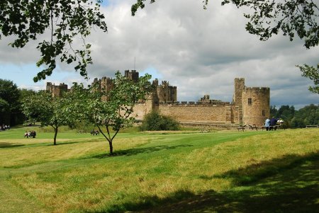 Замок Алник Англия