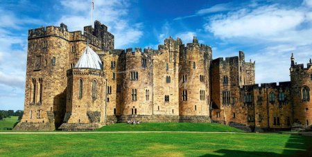 Замок Алник