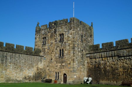 Замок Алник Нортумберленд