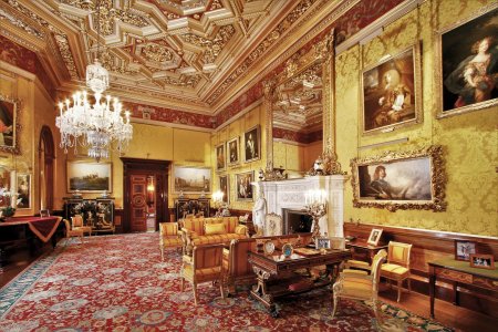 Замок Алник Англия