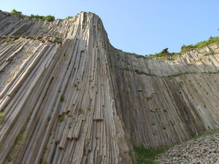 Мыс столбчатый остров Кунашир