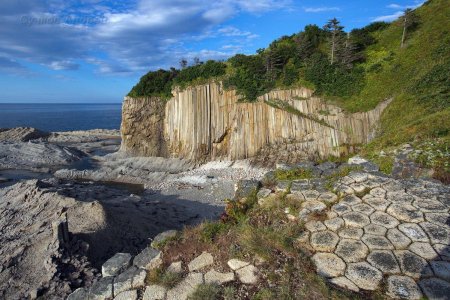 Мыс столбчатый Курильские острова