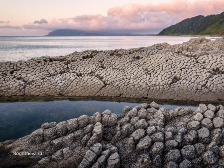 Мыс столбчатый Курильские острова