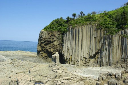 Мыс столбчатый остров Кунашир