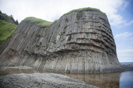 Мыс столбчатый Курильские острова
