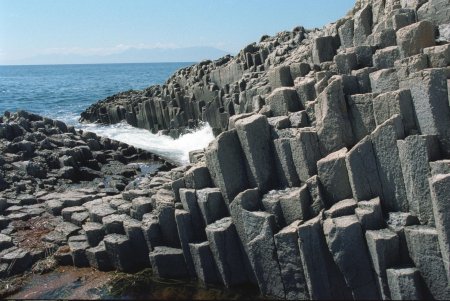 Мыс столбчатый остров Кунашир