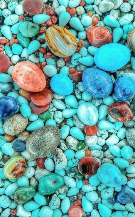 Разноцветные камни