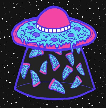 Летающая тарелка в космосе