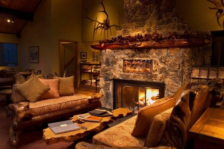 Комната с камином