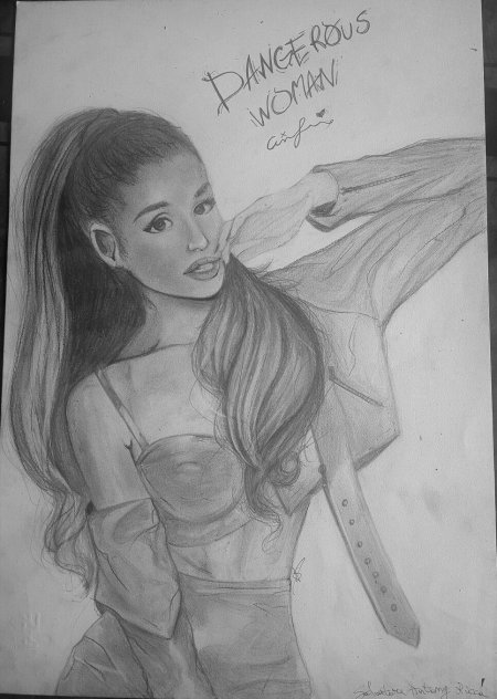 Ариана Гранде карандашом