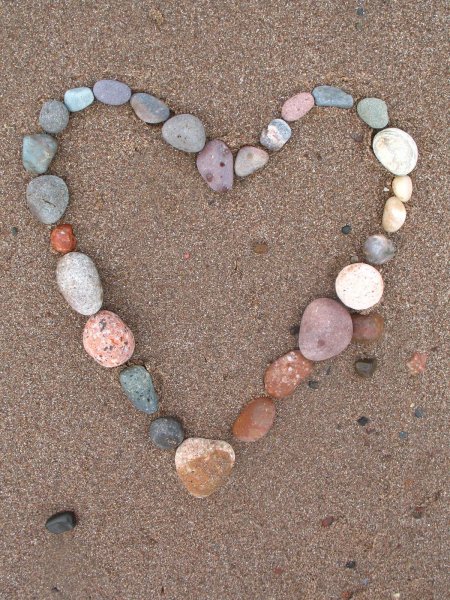 Сердечко из камней