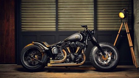 Мотоцикл боббер Harley Davidson