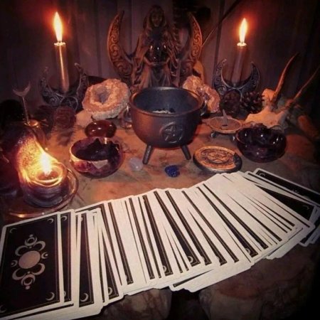 Викканский домашний алтарь